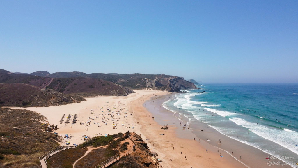 Most beautiful beaches in the Algarve: Praia do Amado