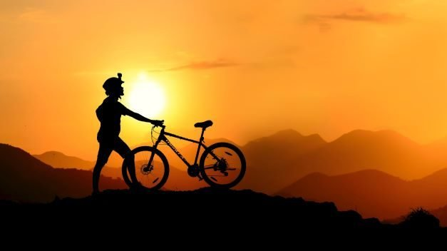 E-bike & mountain bike tours