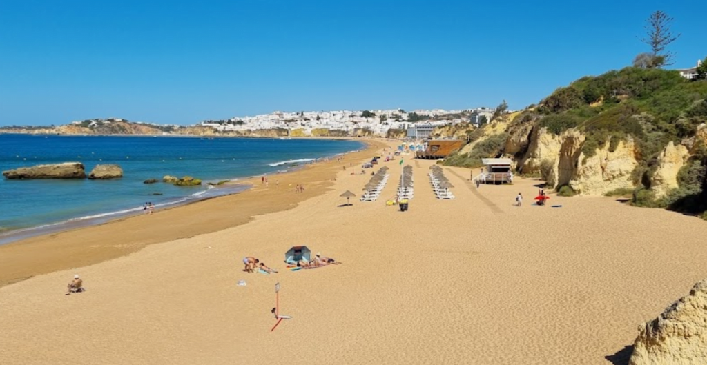 Most beautiful beaches in the Algarve: Praia da Oura