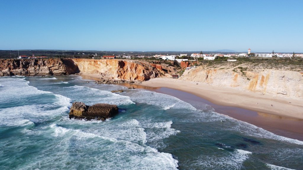 Most beautiful beaches Algarve: Praia do Tonel beach Algarve